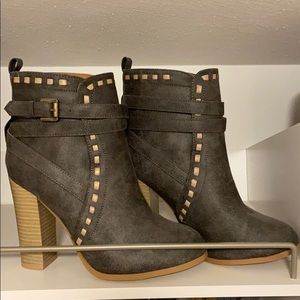WRAP STITCH DETAIL BOOTIES GREY